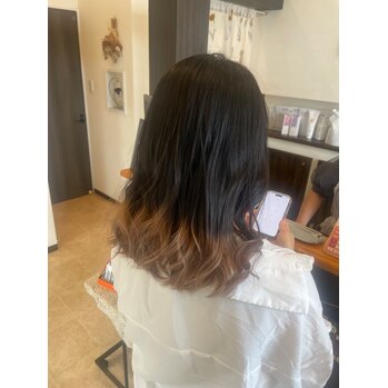 裾カラー　クリームベージュ